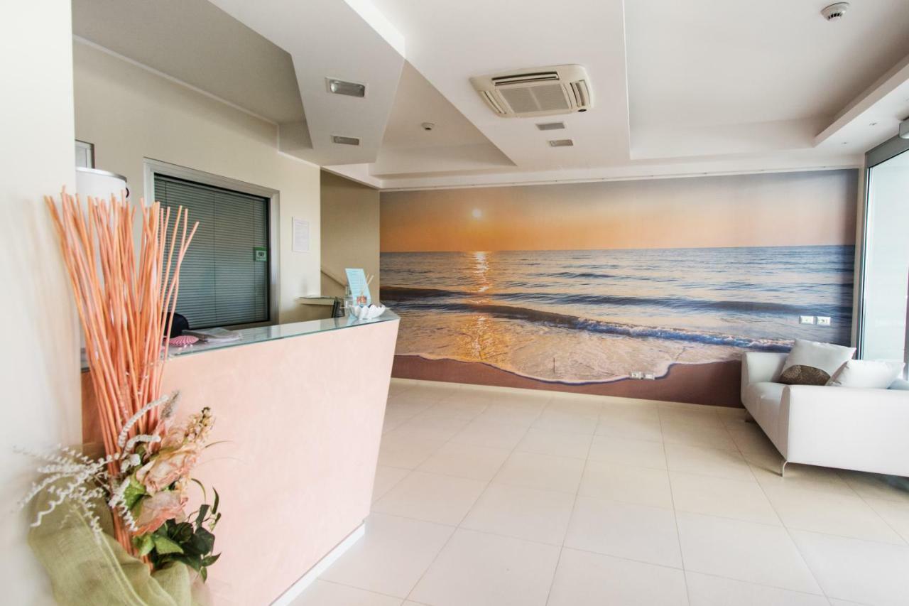 Residence Perla Misano Adriatico Luaran gambar